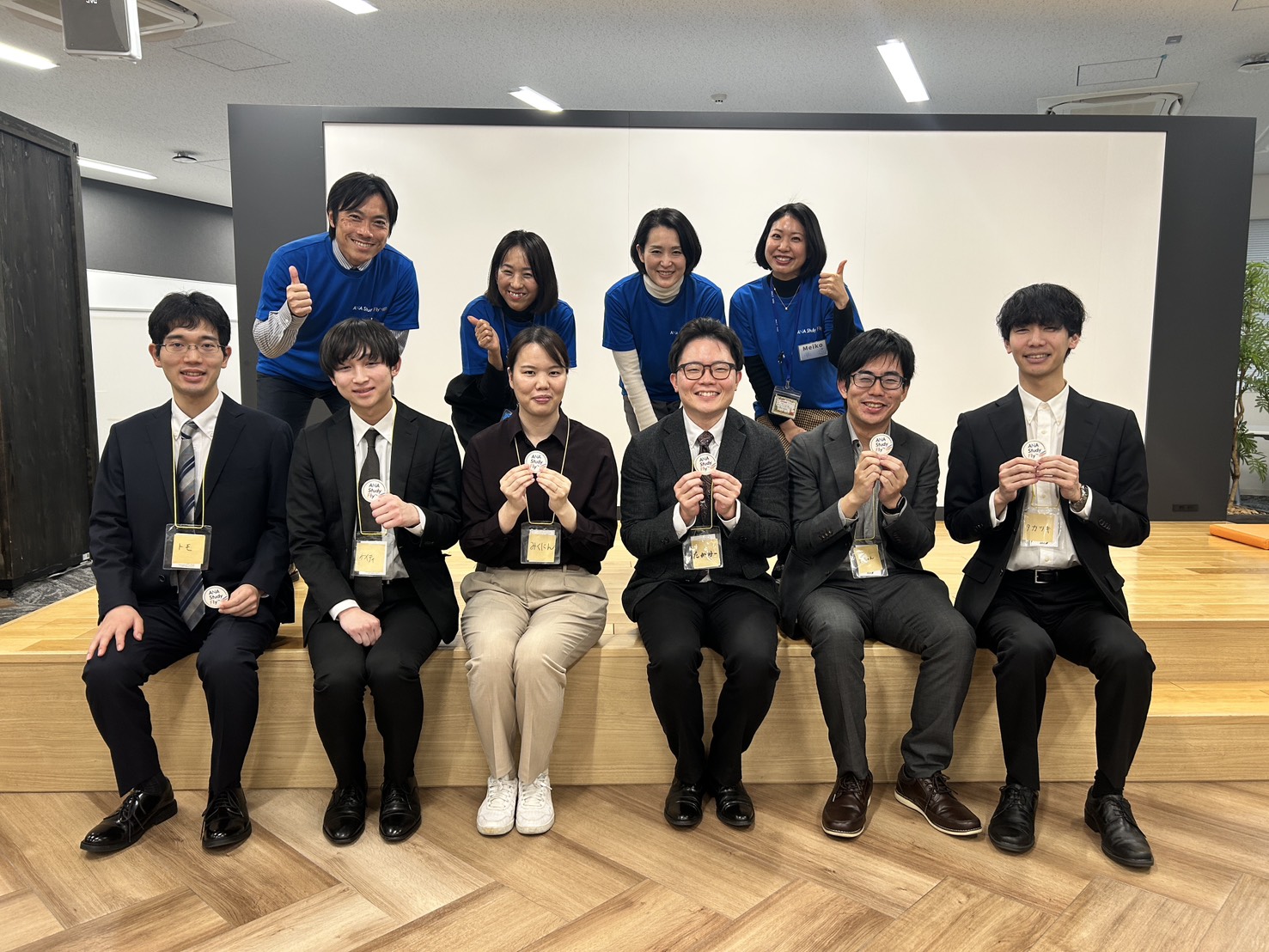 相手の立場に立って考える視野の広さと、自分の考えをわかりやすく伝えるスキル。この2つの「コミュニケーション力」を、チームビルディング研修とコミュニケーション研修を通じて実践的に習得。